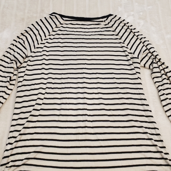 American Eagle Outfitters Soft & Sexy 3/4 Sleeve T-Shirt - Picture 12 of 15